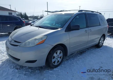 2010 Toyota Sienna Le z USA, uszkodzony, nr VIN 5TDKK4CC0AS306906